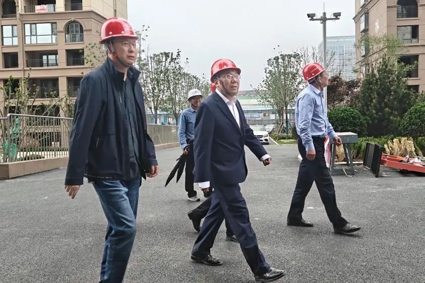 公司黨委書記、董事長李明華一行到煙臺項目、濰坊項目檢查指導工作.jpg